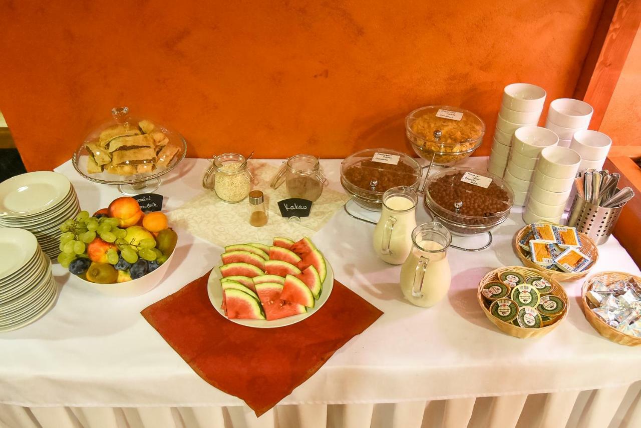 Wellness Hotel Luzan Румбурк Экстерьер фото